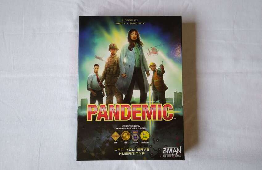 Pandemic board game review - box feature