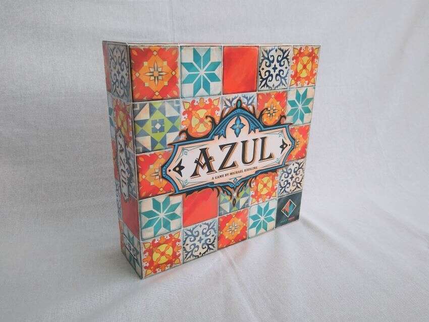 What is a Drafting Game - Azul Box